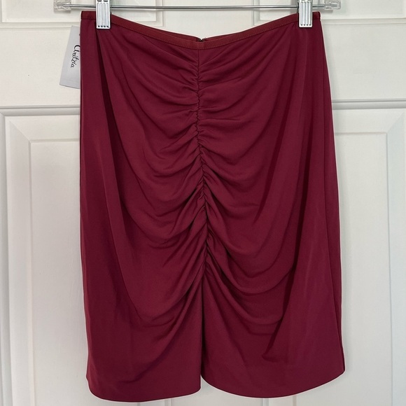 NWT Aritzia Talula Ruched Cordovan Mini Skirt Small - Picture 2 of 16
